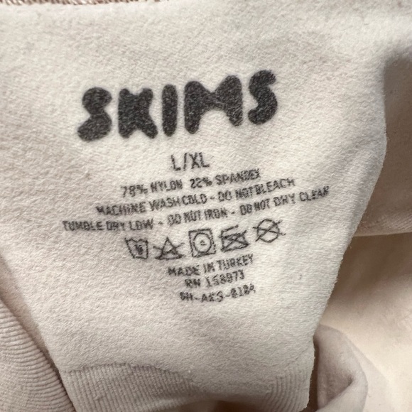 Skims Sculpting Short Above The Knee With Open Gusset- Clay - Picture 5 of 6